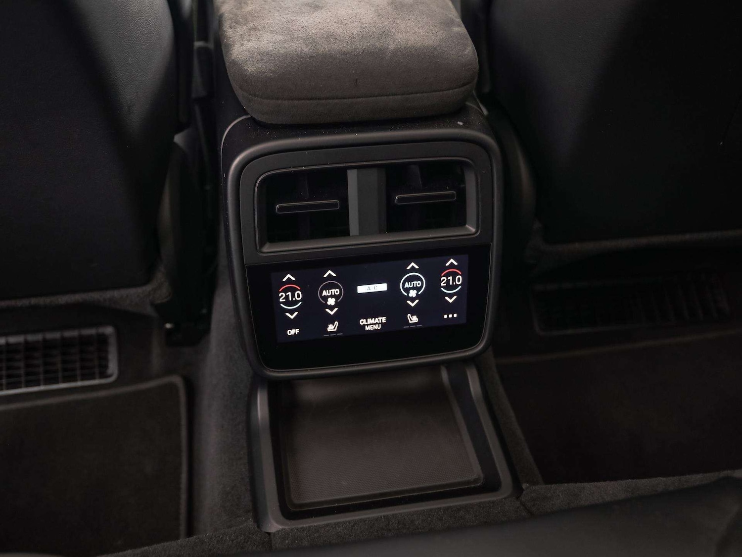 Used Porsche Taycan 2023 for sale - 76362687: Photo 23