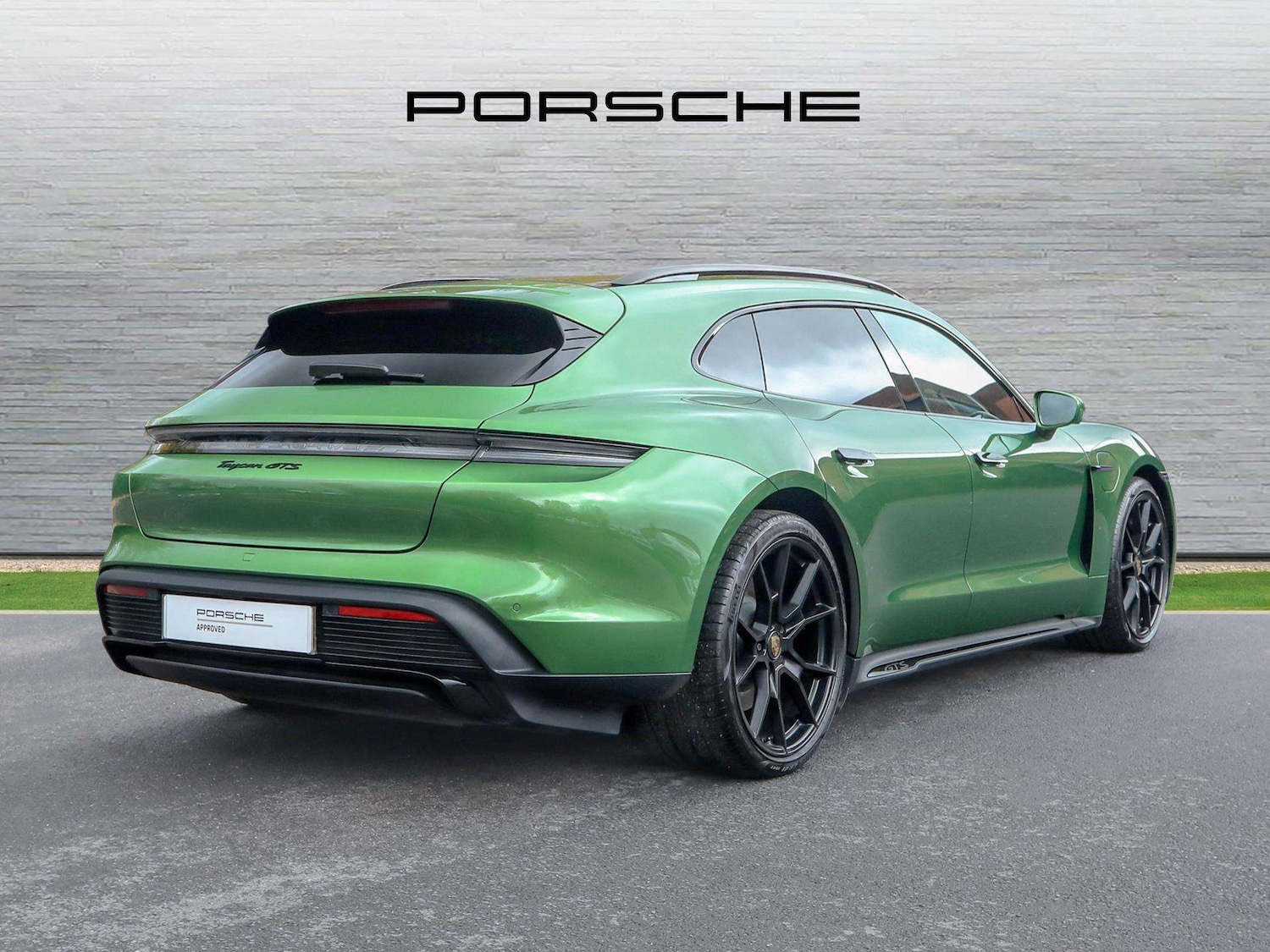 Used Porsche Taycan 2023 for sale - 76362687: Photo 3