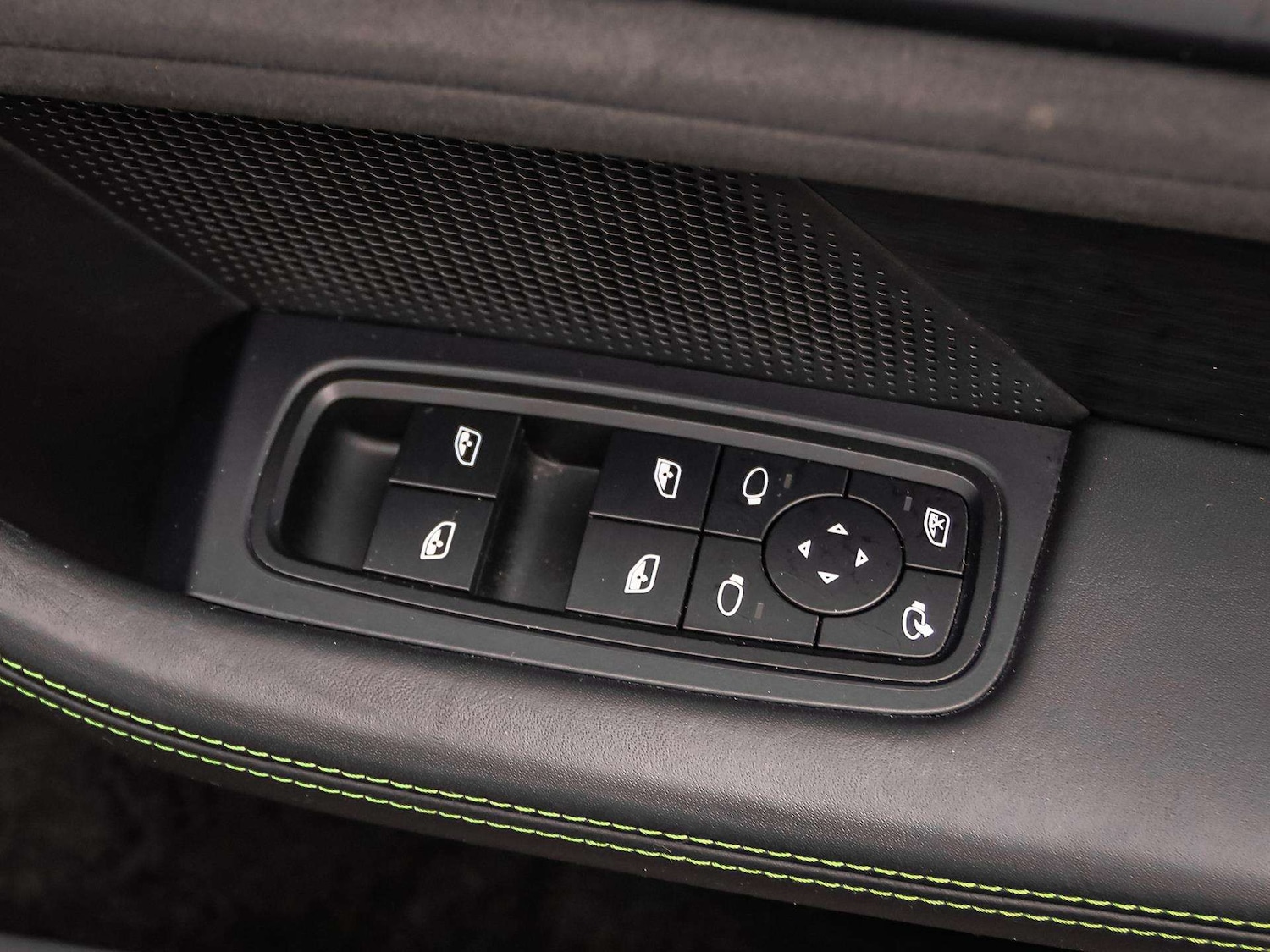 Used Porsche Taycan 2023 for sale - 76362687: Photo 30