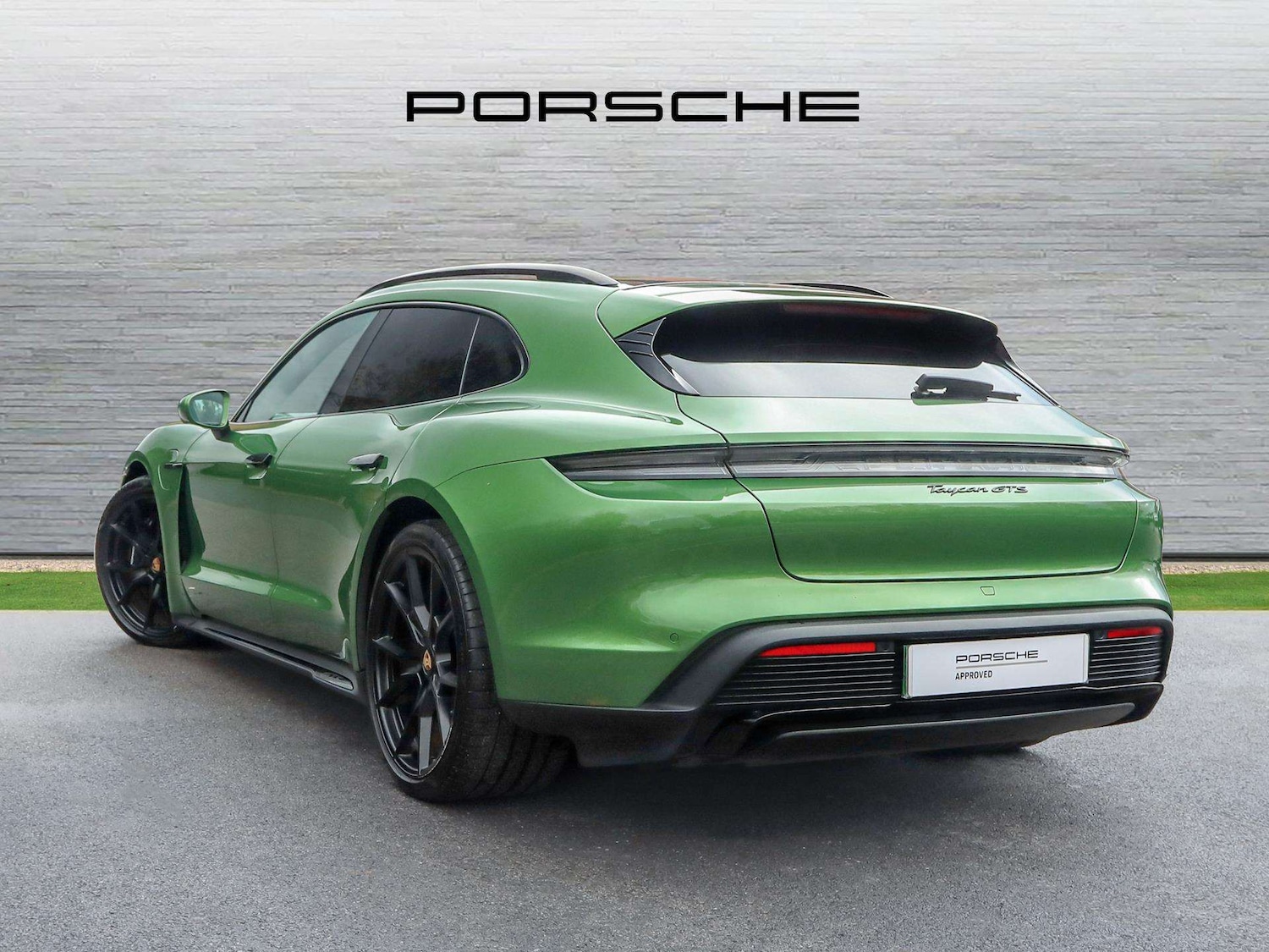 Used Porsche Taycan 2023 for sale - 76362687: Photo 4