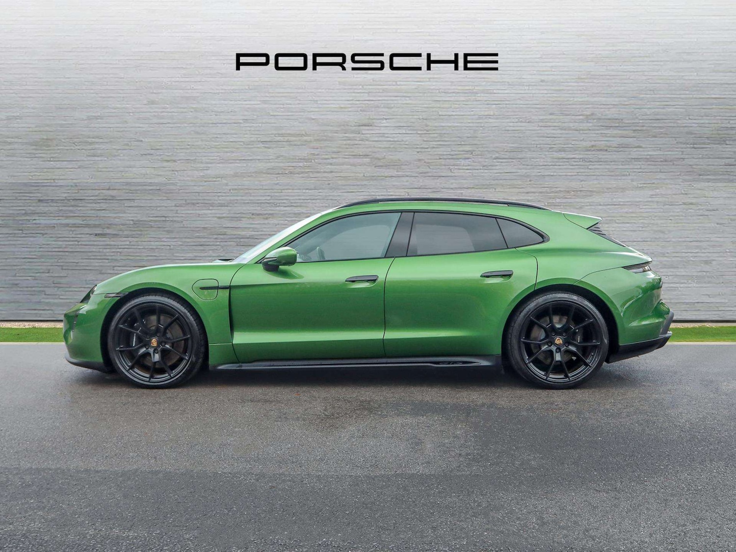 Used Porsche Taycan 2023 for sale - 76362687: Photo 8