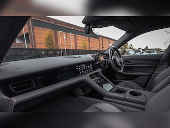 Used Porsche Taycan 2021 for sale - 76515682: Photo