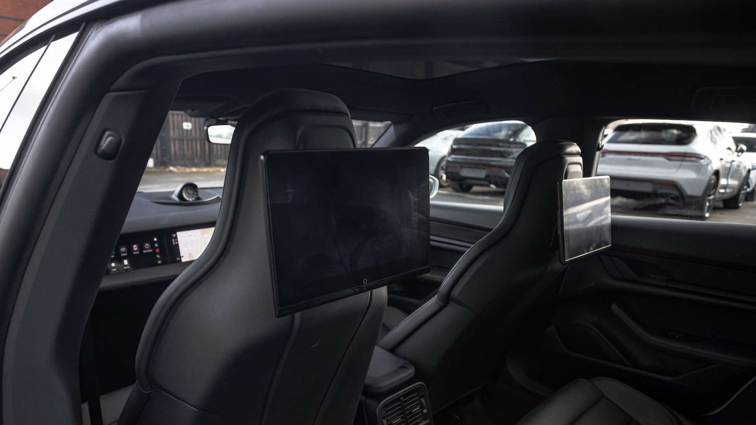 Used Porsche Taycan 2023 for sale - 77741025: Photo 16