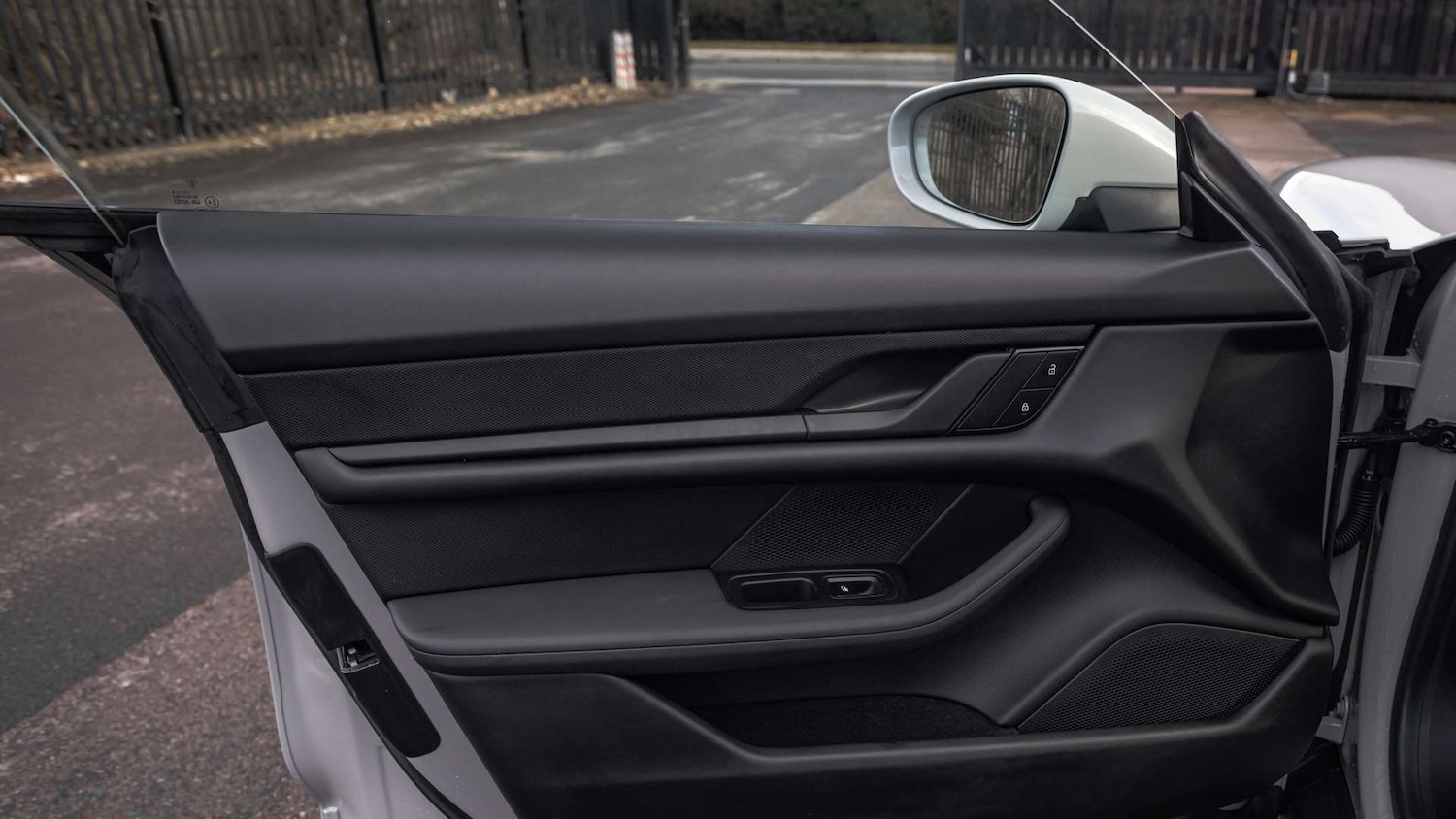 Used Porsche Taycan 2023 for sale - 77741025: Photo 30