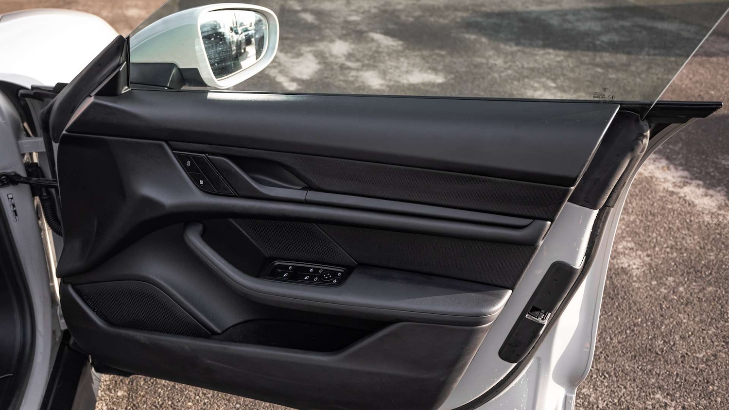 Used Porsche Taycan 2023 for sale - 77741025: Photo 31