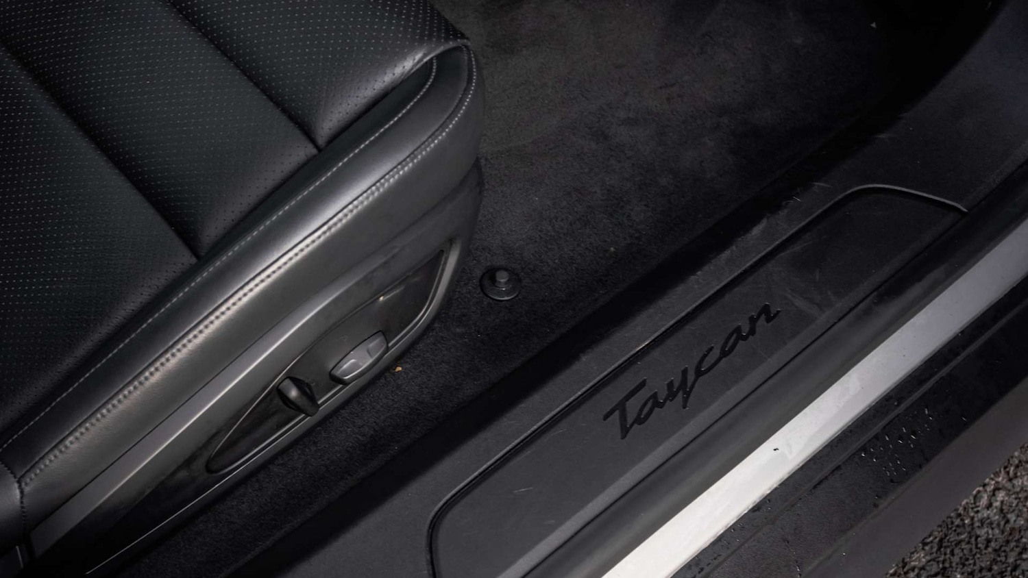 Used Porsche Taycan 2023 for sale - 77741025: Photo 32
