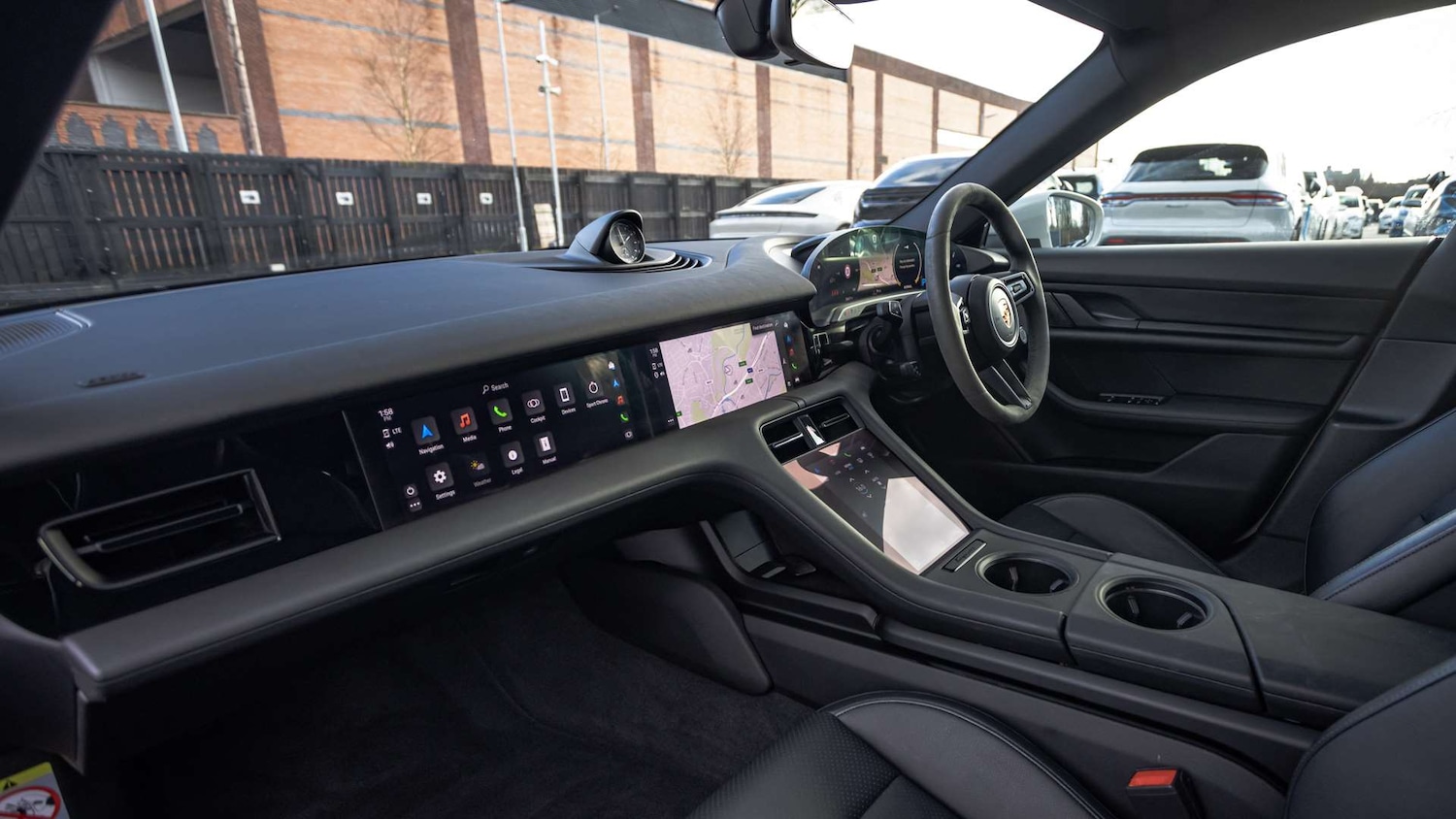 Used Porsche Taycan 2023 for sale - 77741025: Photo 5