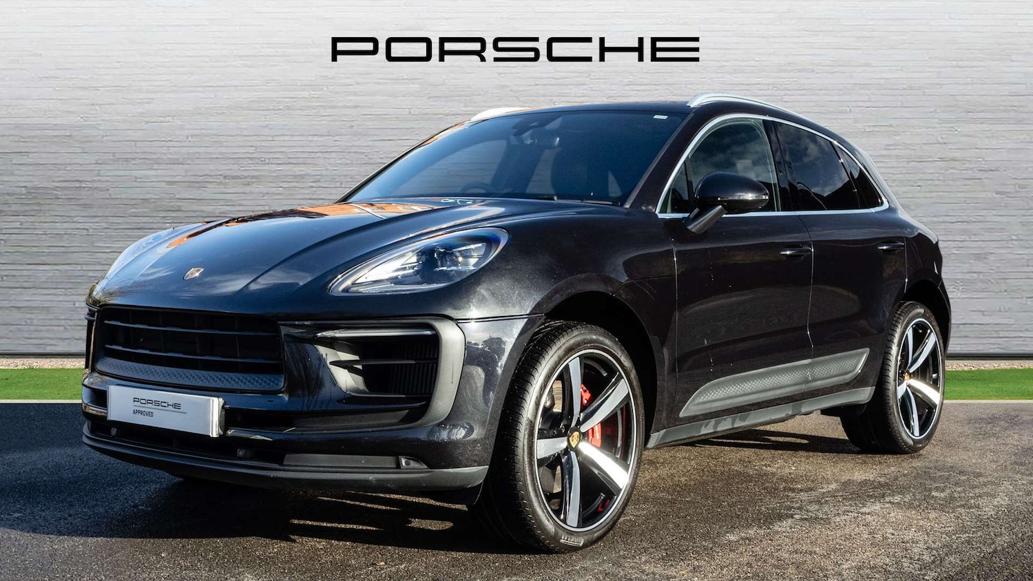 Used Porsche Macan 2021 for sale - 76515650: Photo 2