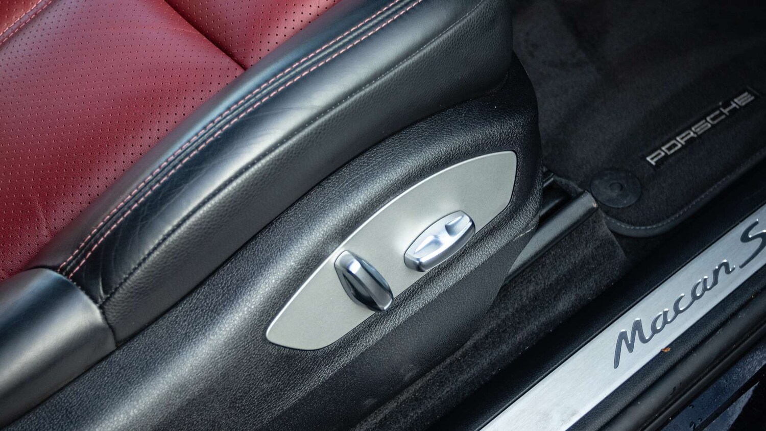 Used Porsche Macan 2021 for sale - 76515650: Photo 21