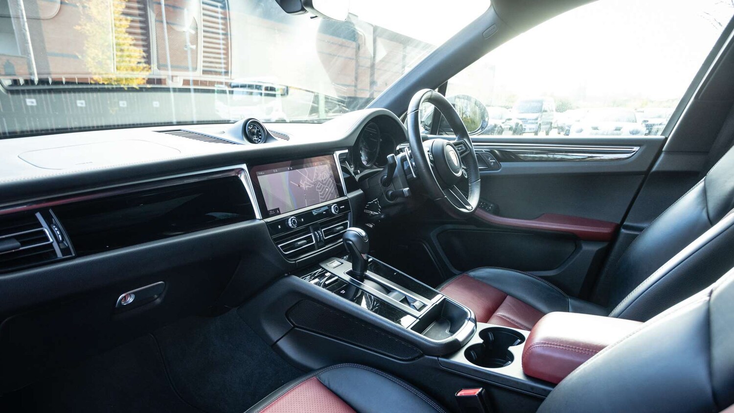 Used Porsche Macan 2021 for sale - 76515650: Photo 5