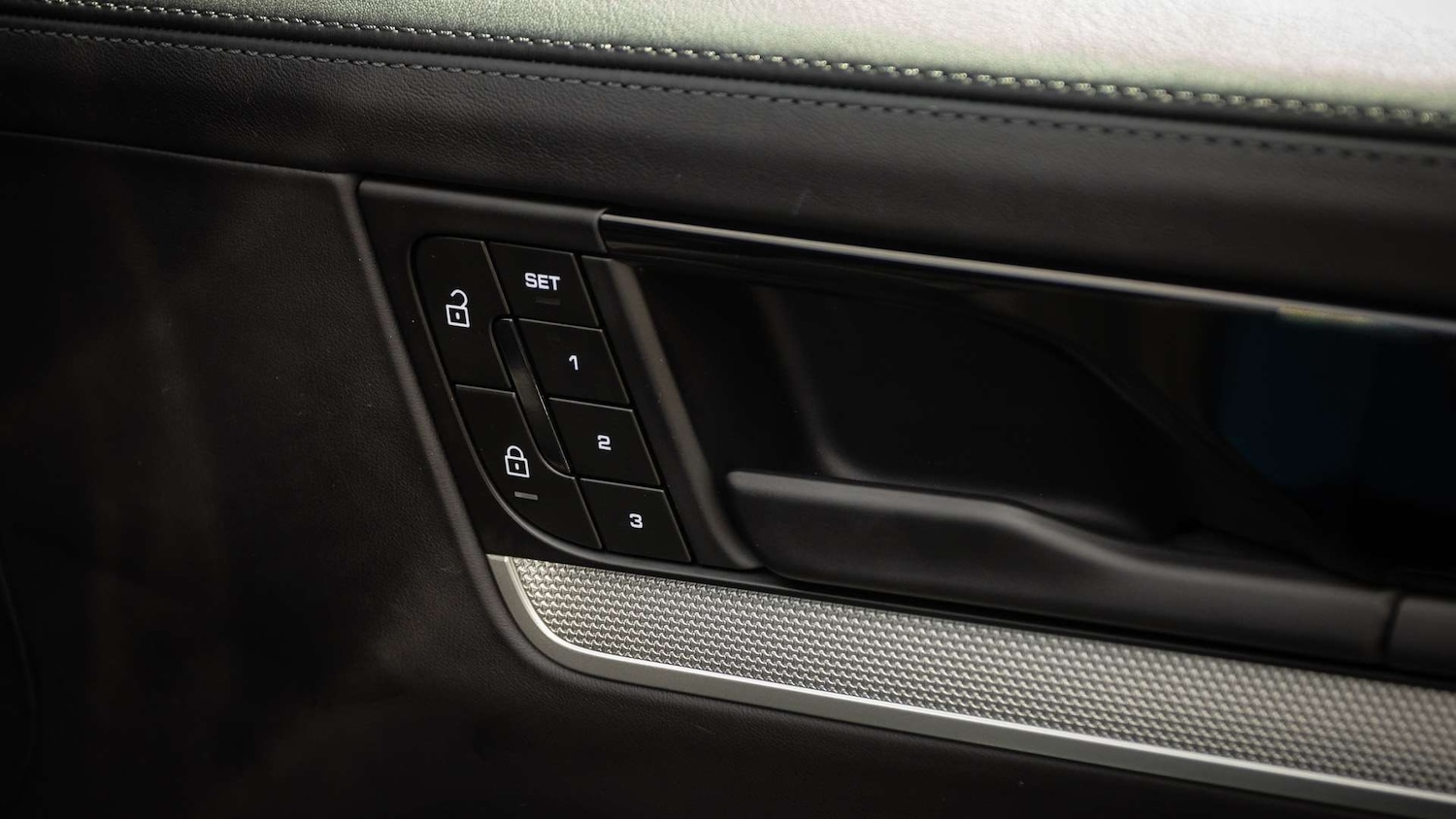Used Porsche Cayenne 2024 for sale - 76113438: Photo 31
