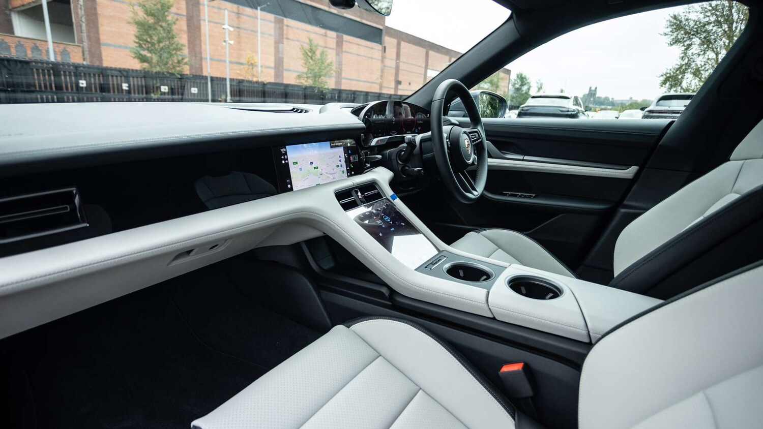 Used Porsche Taycan 2025 for sale - 76096542: Photo 14