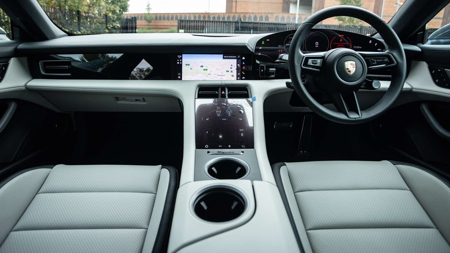 Used Porsche Taycan 2025 for sale - 76096542: Photo 15