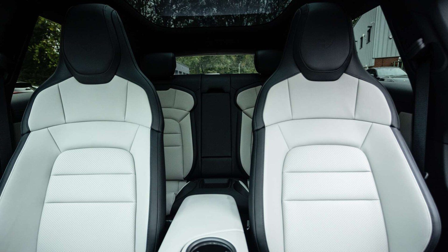 Used Porsche Taycan 2025 for sale - 76096542: Photo 16