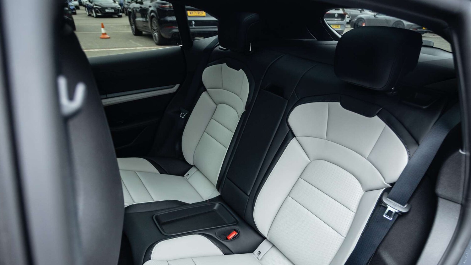 Used Porsche Taycan 2025 for sale - 76096542: Photo 18