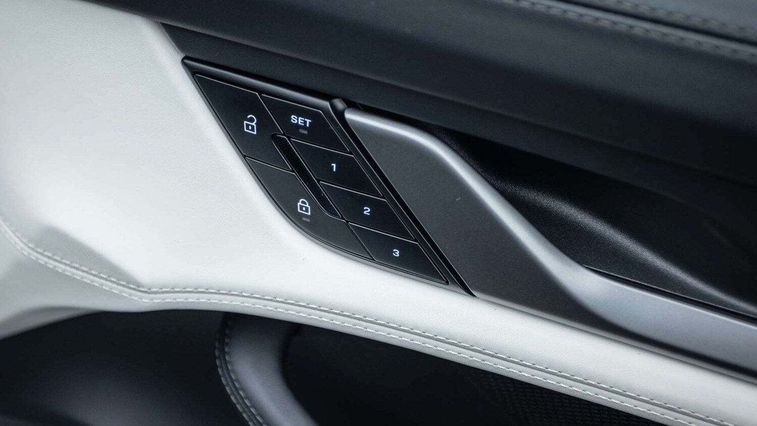 Used Porsche Taycan 2025 for sale - 76096542: Photo 28