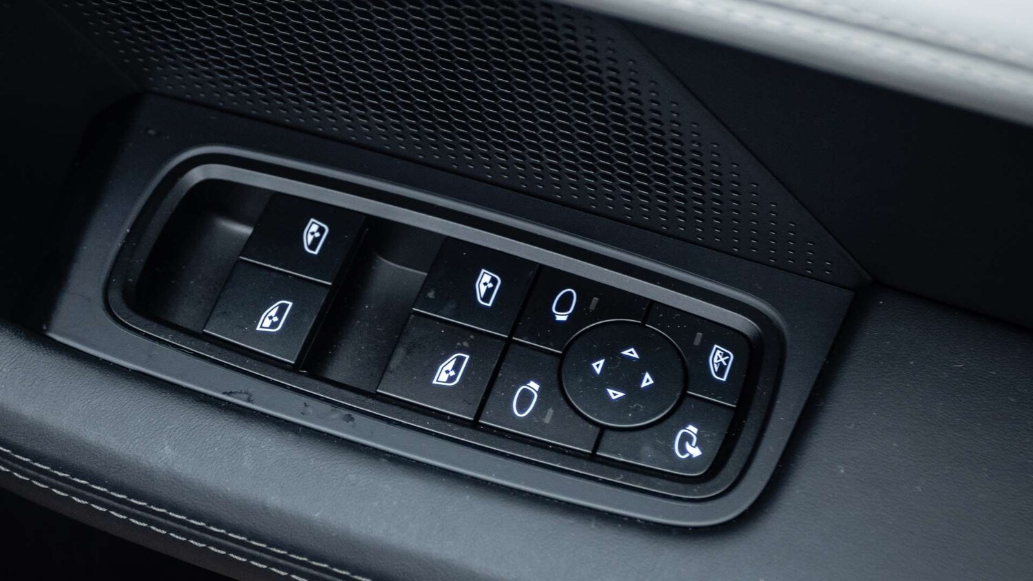 Used Porsche Taycan 2025 for sale - 76096542: Photo 29