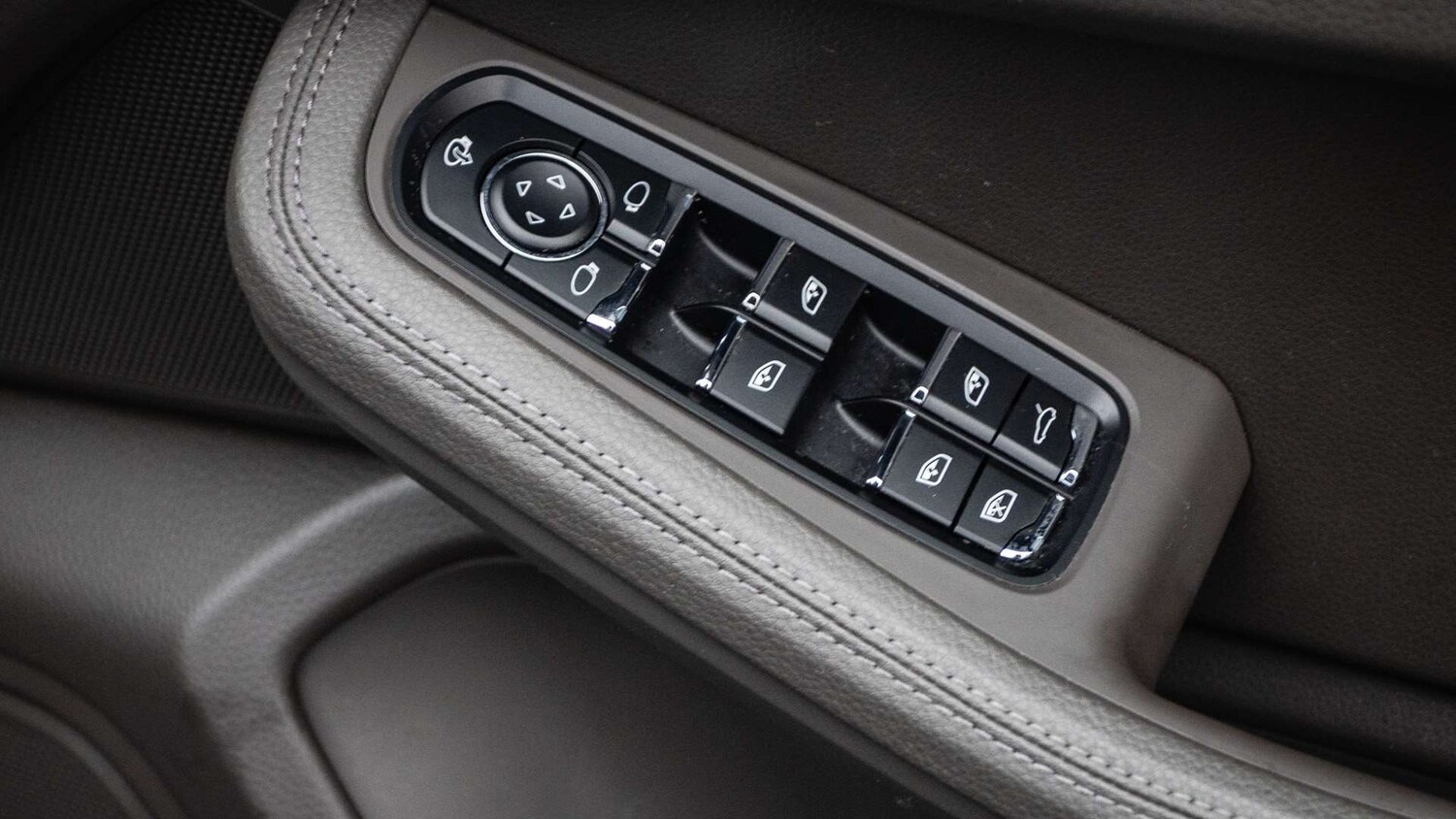 Used Porsche Macan 2020 for sale - 77032161: Photo 26