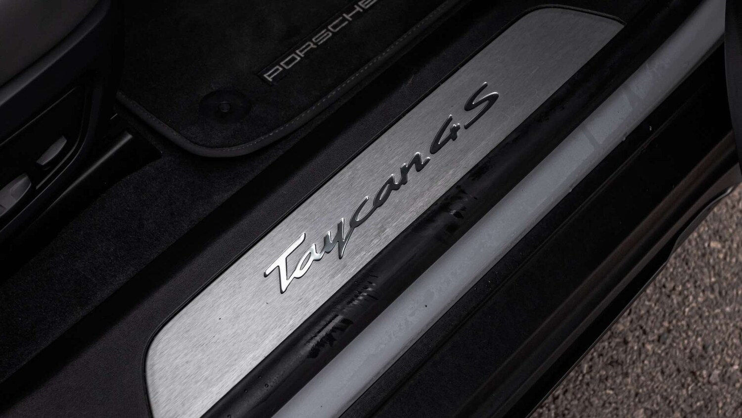 Used Porsche Taycan 2021 for sale - 77527093: Photo 31