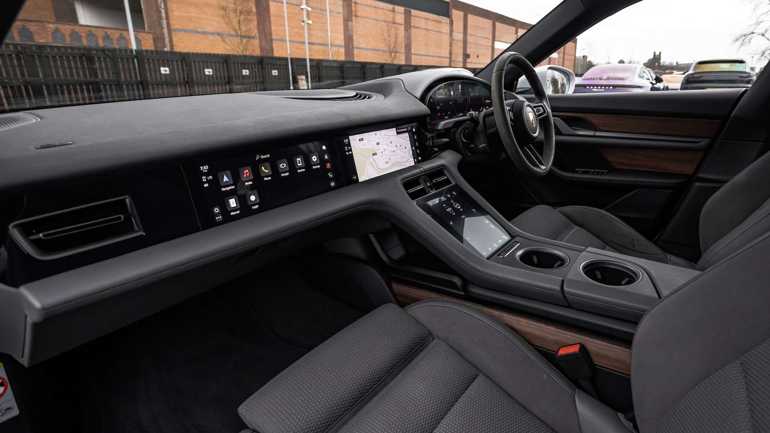 Used Porsche Taycan 2021 for sale - 77527093: Photo 4