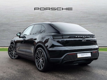 Used Porsche Macan 2025 for sale - 77123306: Photo