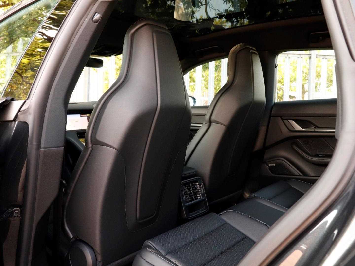 Used Porsche Taycan 2024 for sale - 76339709: Photo 27