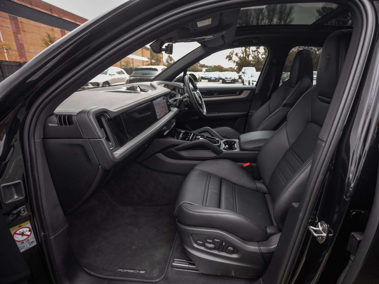 Used Porsche Cayenne 2025 for sale - 75217705: Photo 14