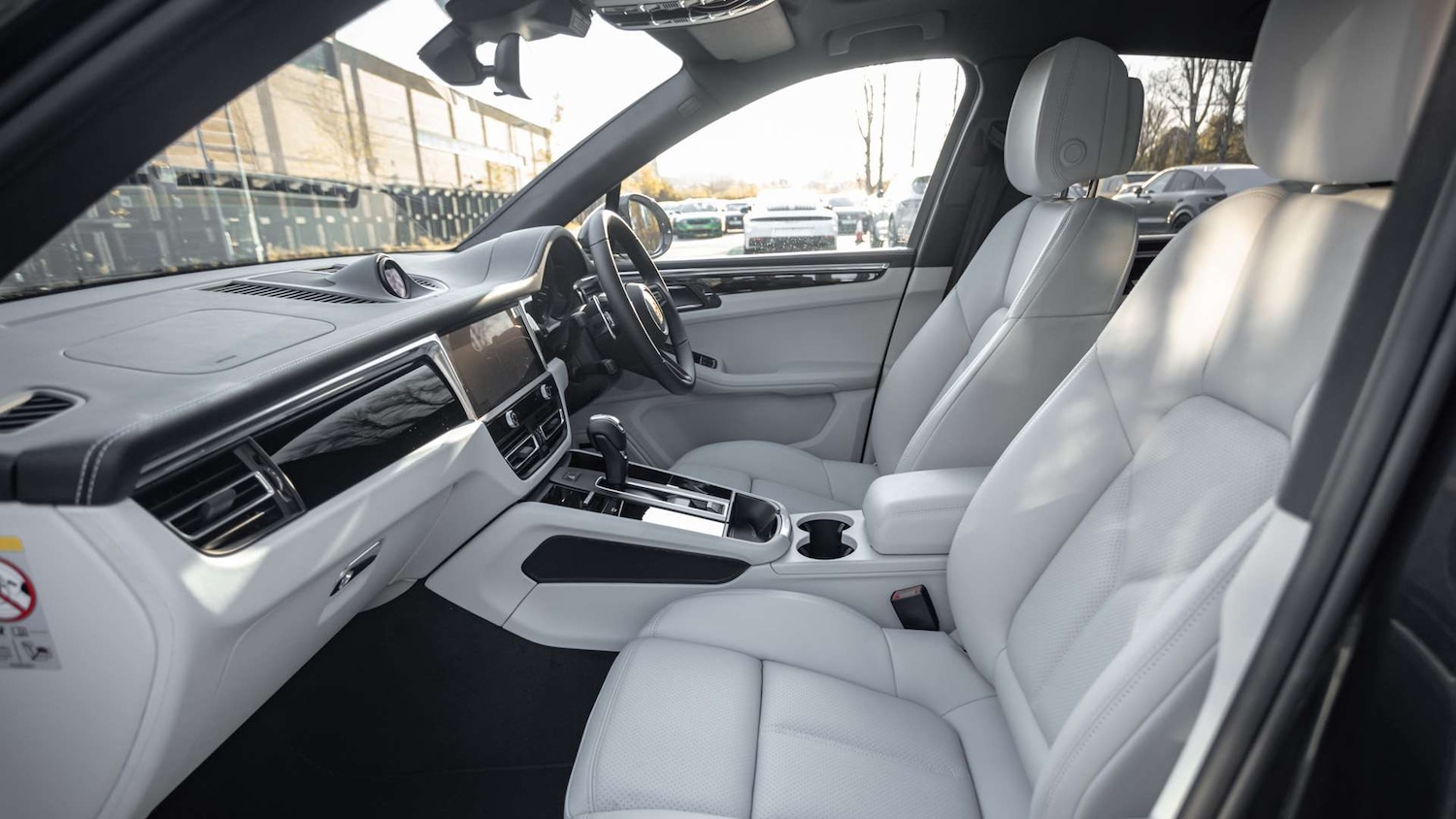 Used Porsche Macan 2025 for sale - 76636598: Photo 13