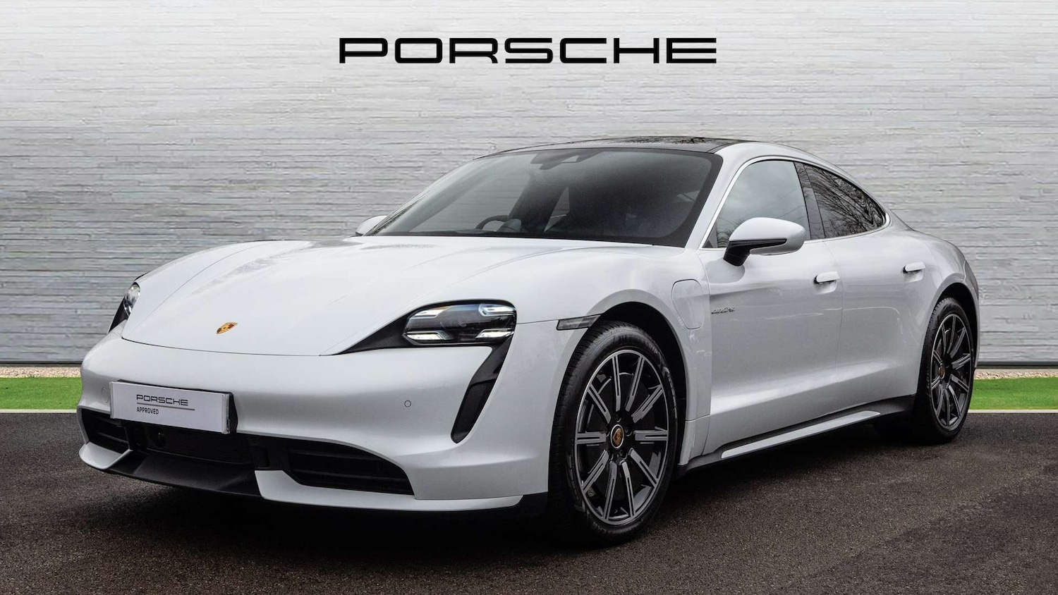 Used Porsche Taycan 2021 for sale - 77674710: Photo 2