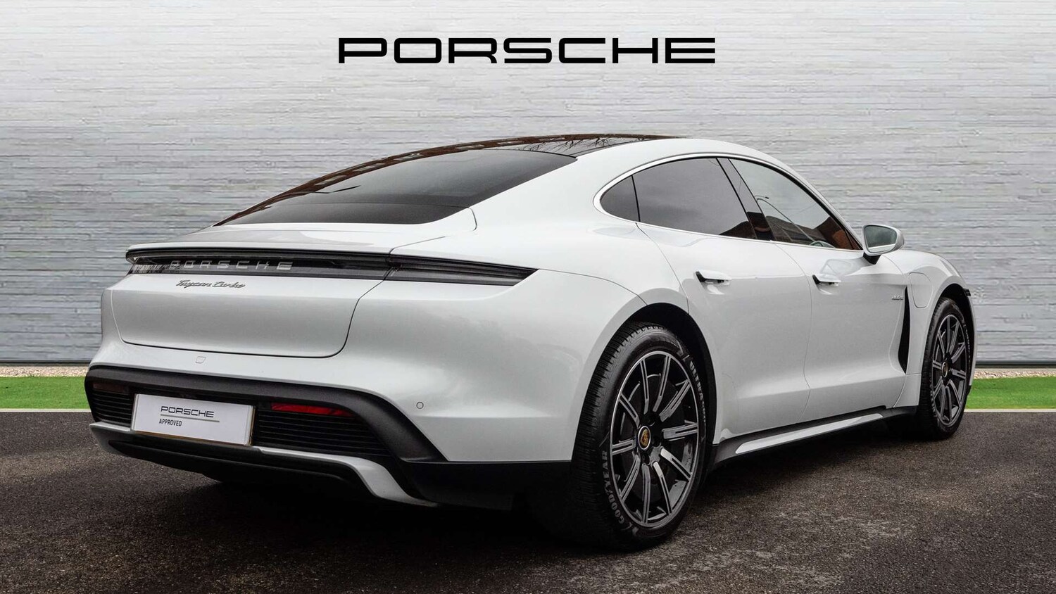 Used Porsche Taycan 2021 for sale - 77674710: Photo 3