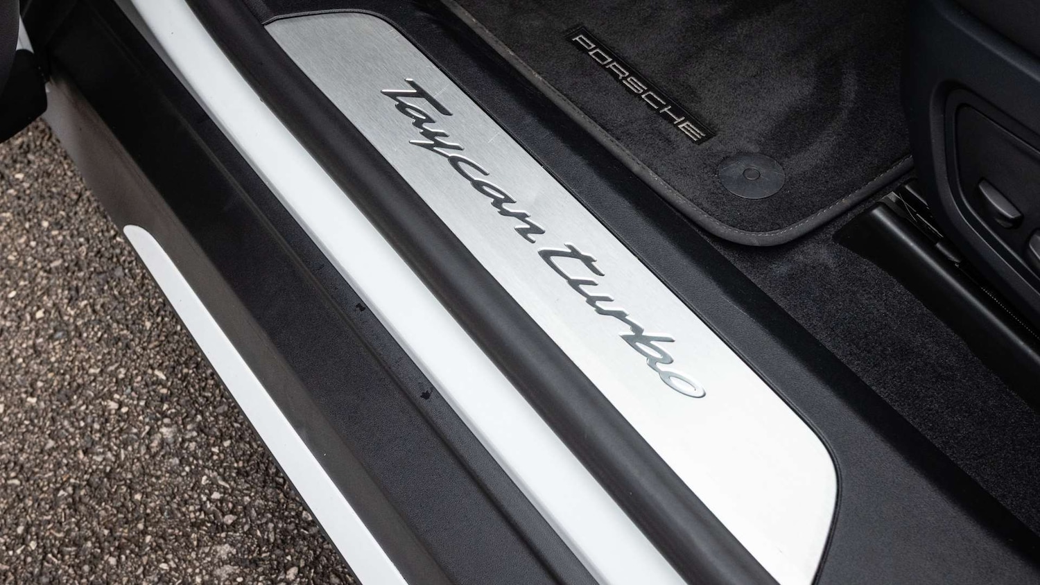 Used Porsche Taycan 2021 for sale - 77674710: Photo 31