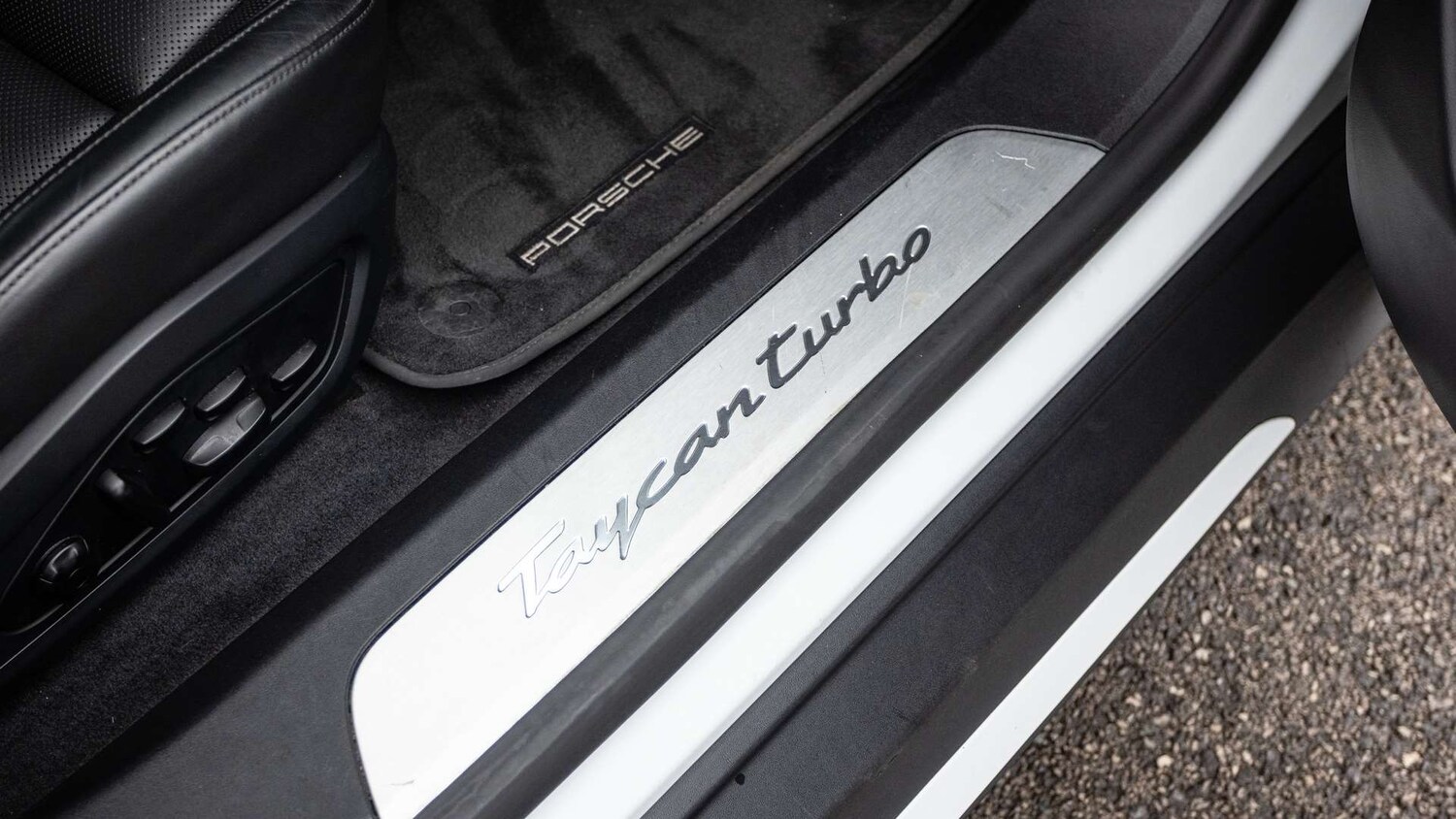 Used Porsche Taycan 2021 for sale - 77674710: Photo 34