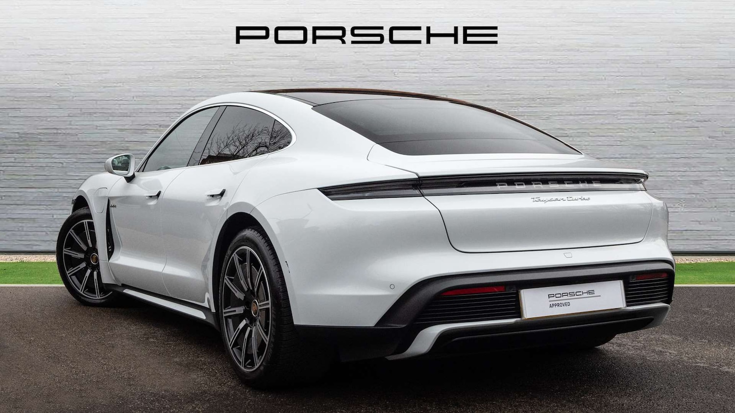 Used Porsche Taycan 2021 for sale - 77674710: Photo 4