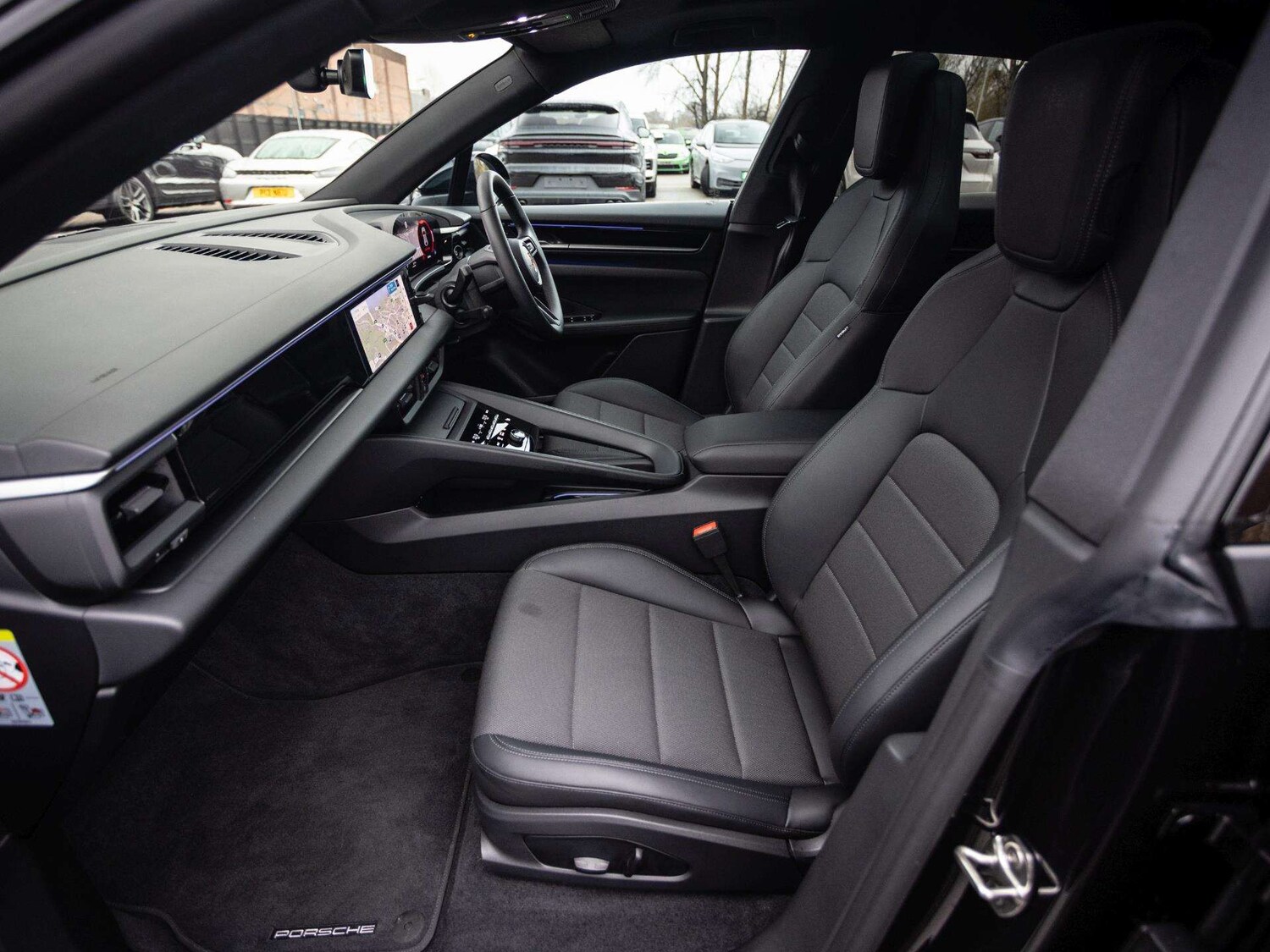 Used Porsche Macan 2025 for sale - 77810764: Photo 15