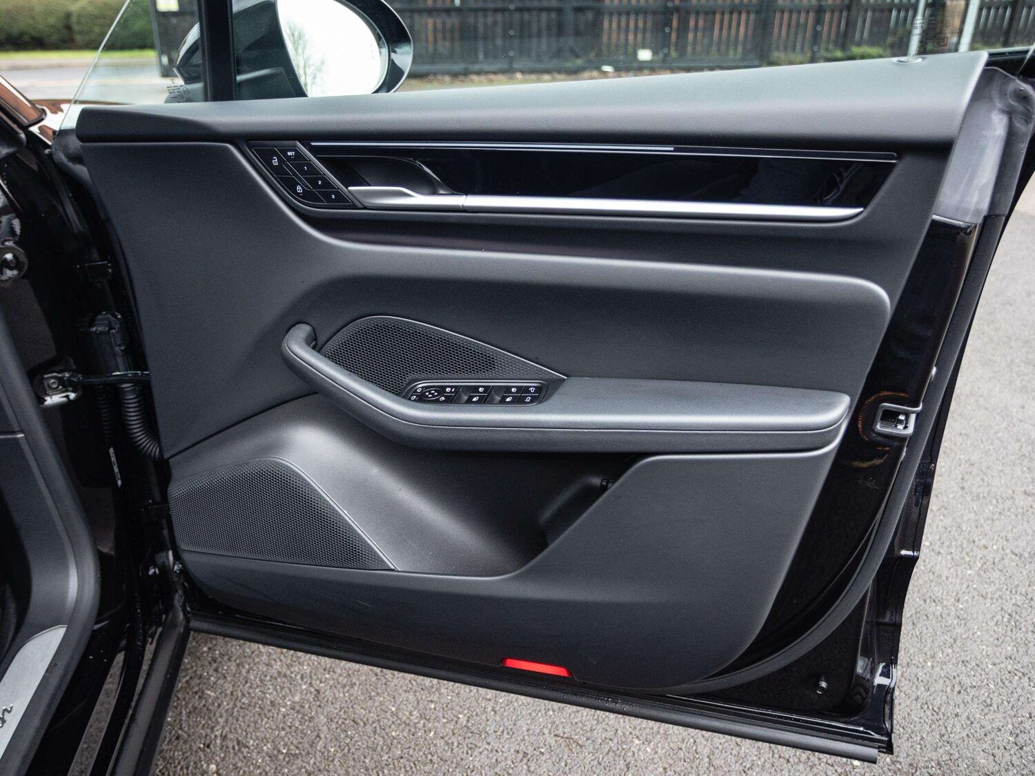 Used Porsche Macan 2025 for sale - 77810764: Photo 30