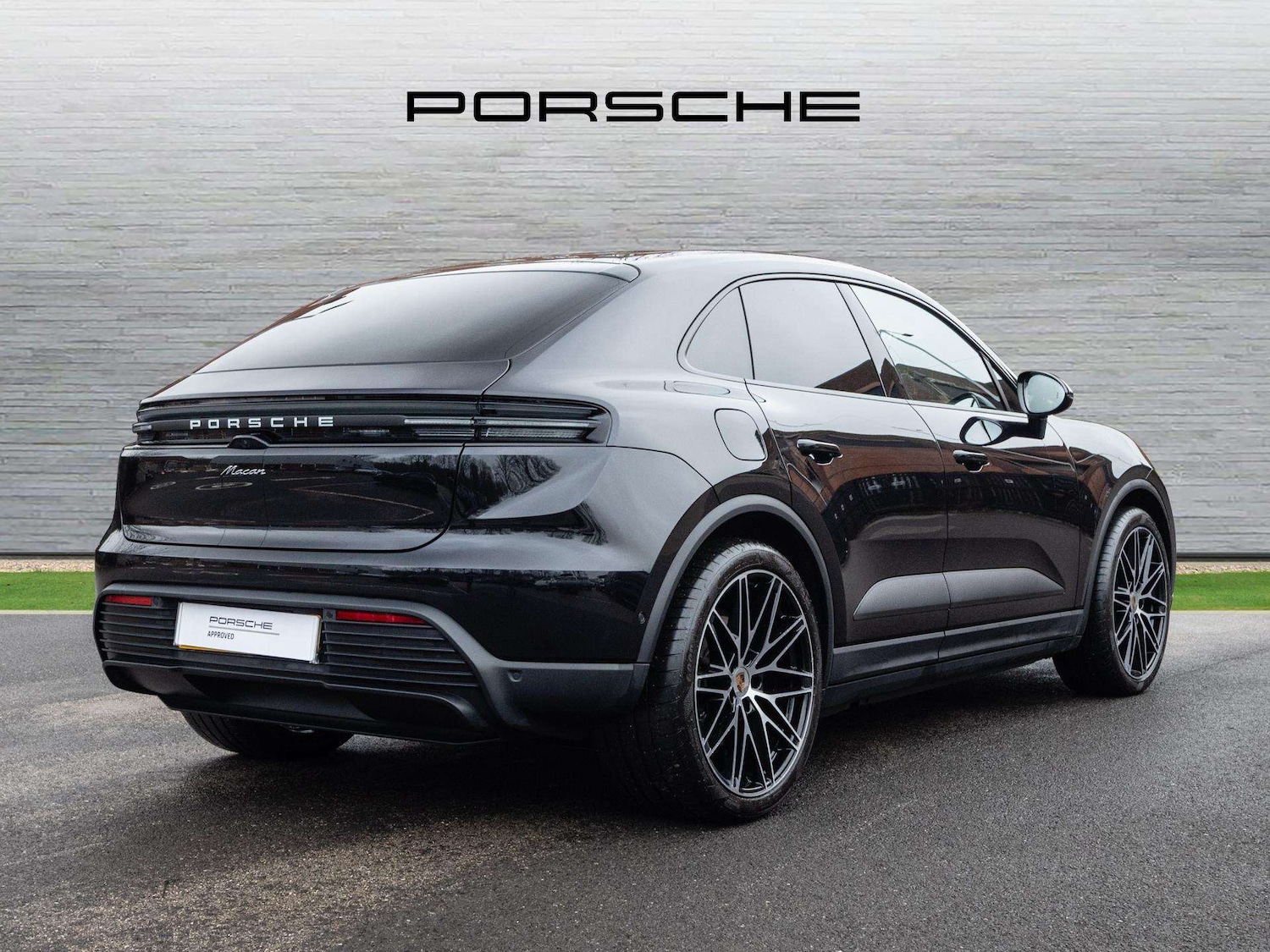 Used Porsche Macan 2025 for sale - 77810764: Photo 4
