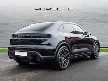 Used Porsche Macan 2025 for sale - 77810764: Photo