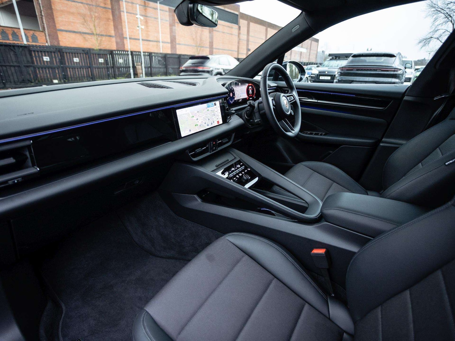 Used Porsche Macan 2025 for sale - 77810764: Photo 5