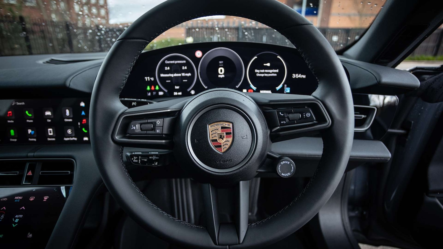 Used Porsche Taycan 2025 for sale - 76063521: Photo 13