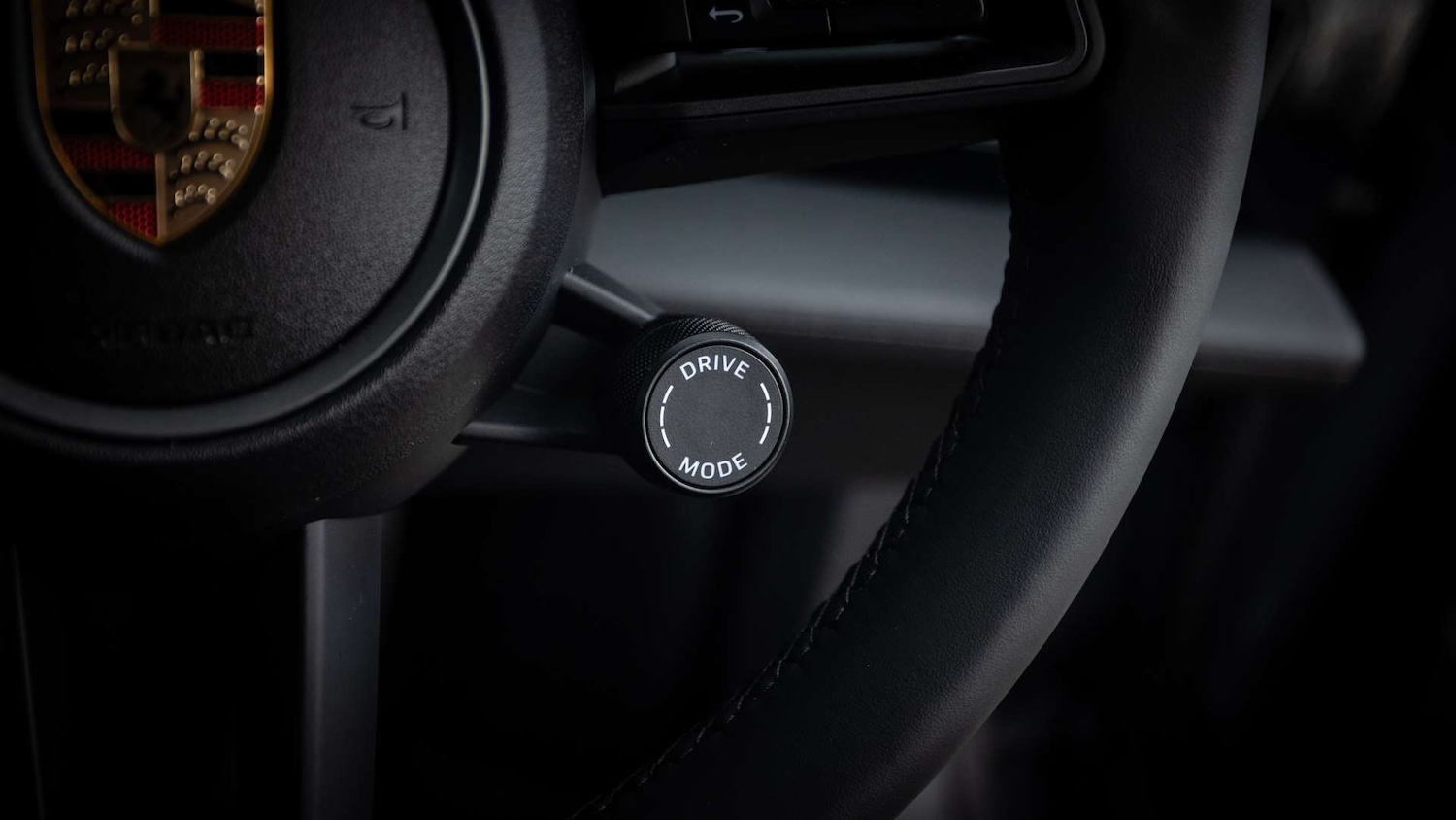 Used Porsche Taycan 2025 for sale - 76063521: Photo 16