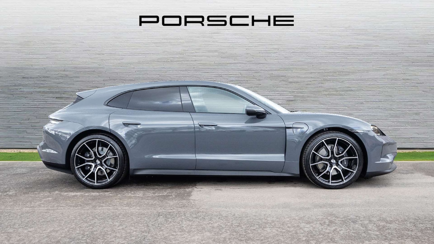 Used Porsche Taycan 2025 for sale - 76063521: Photo 2