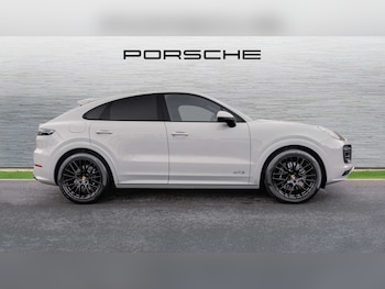 Used Porsche Cayenne 2022 for sale - 77032277: Photo