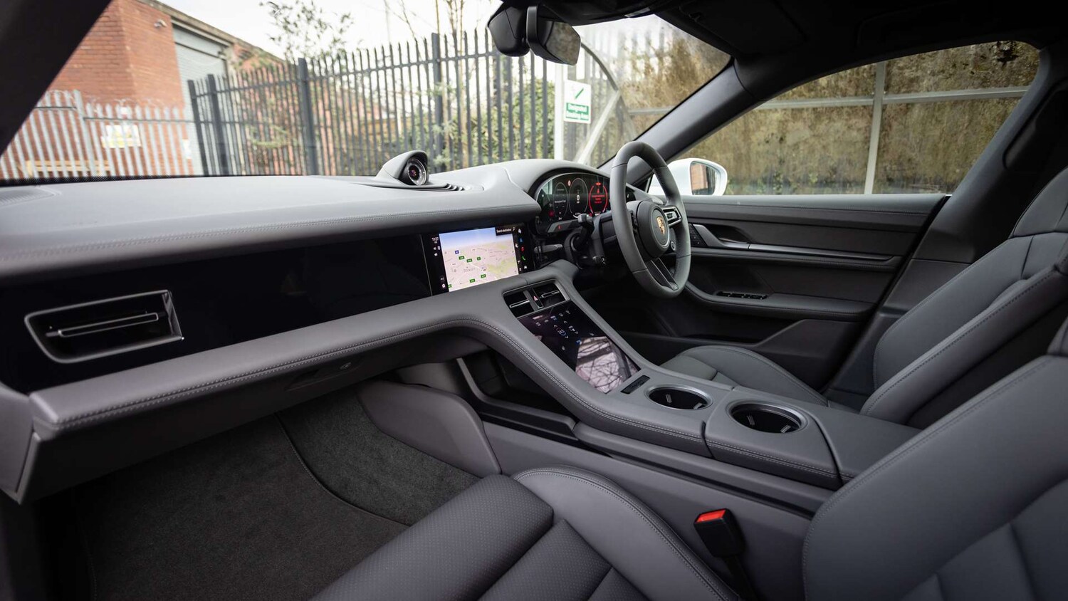 Used Porsche Taycan 2025 for sale - 75218862: Photo 15