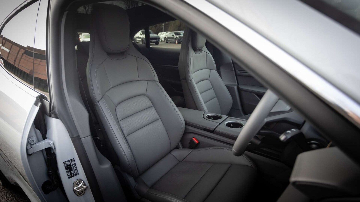 Used Porsche Taycan 2025 for sale - 75218862: Photo 19