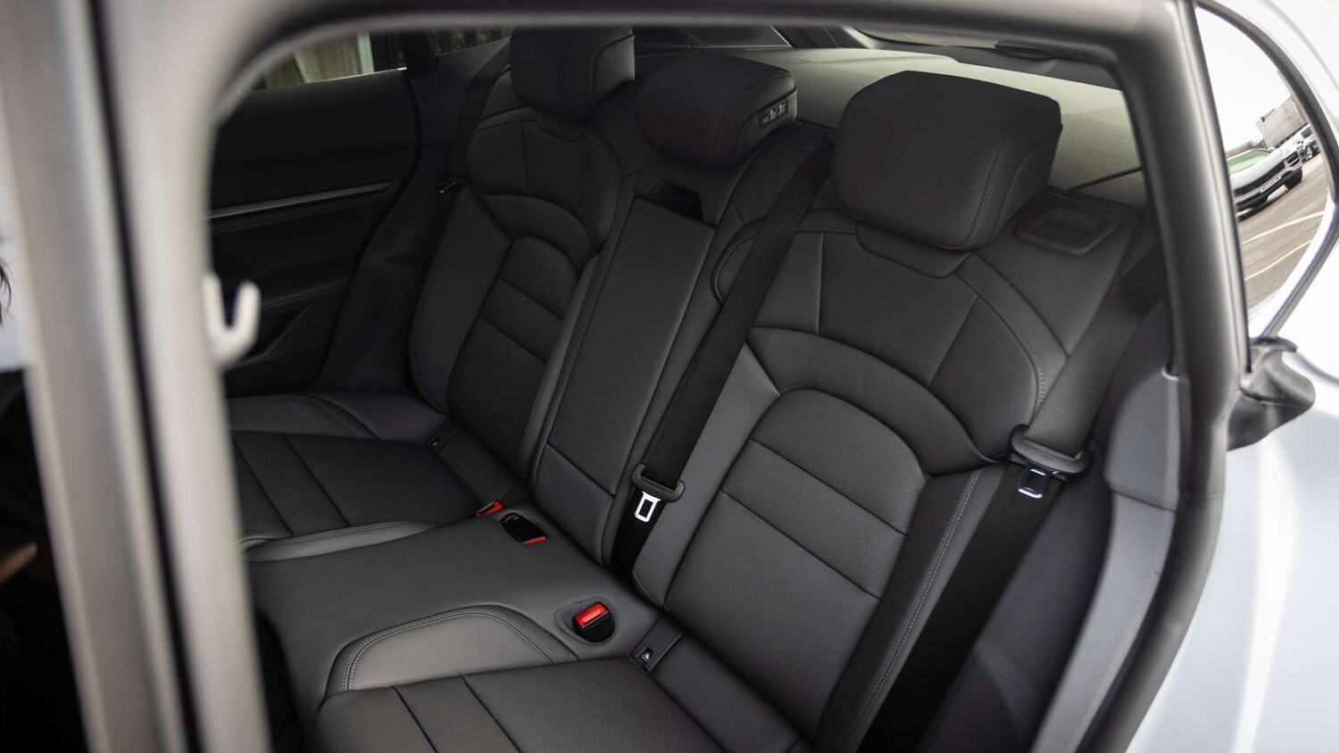 Used Porsche Taycan 2025 for sale - 75218862: Photo 29