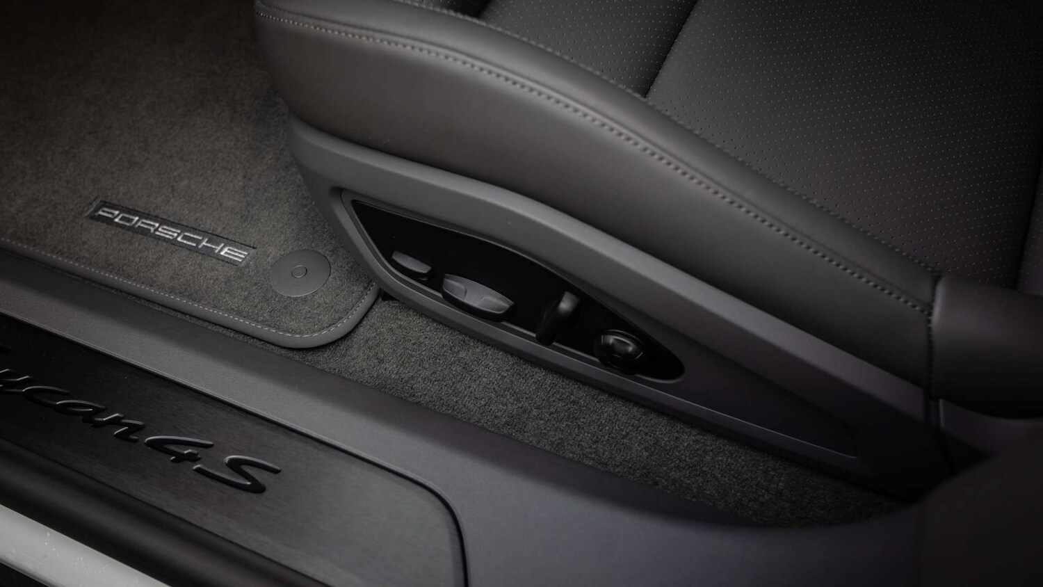 Used Porsche Taycan 2025 for sale - 75218862: Photo 33