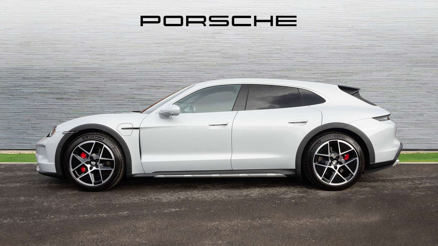 Used Porsche Taycan 2025 for sale - 75218862: Photo 6