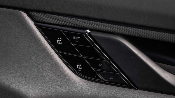 Used Porsche Taycan 2020 for sale - 75689127: Photo 24