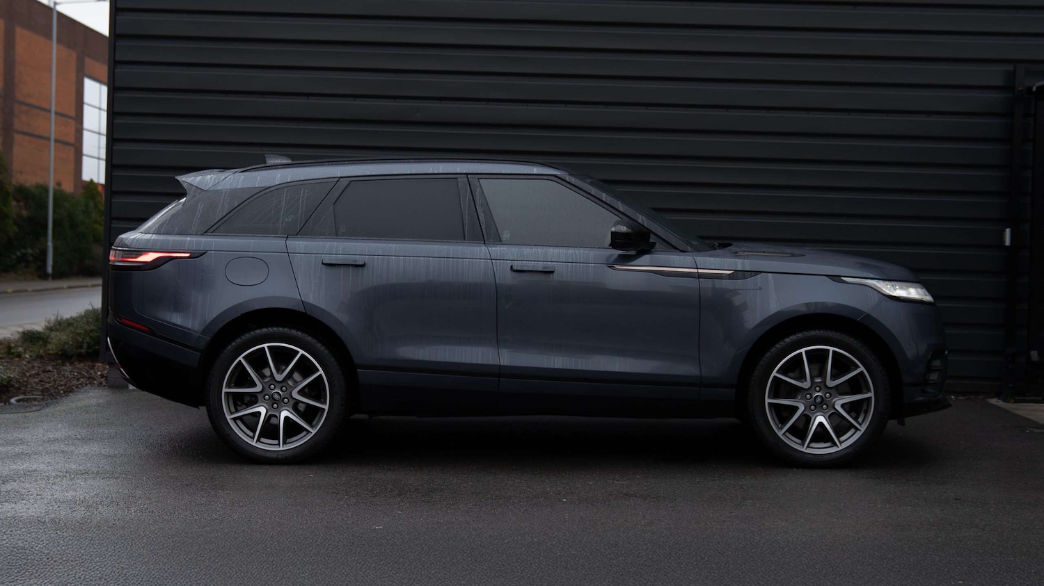 Used Land Rover Range Rover Velar 2024 for sale - 77135010: Photo 2