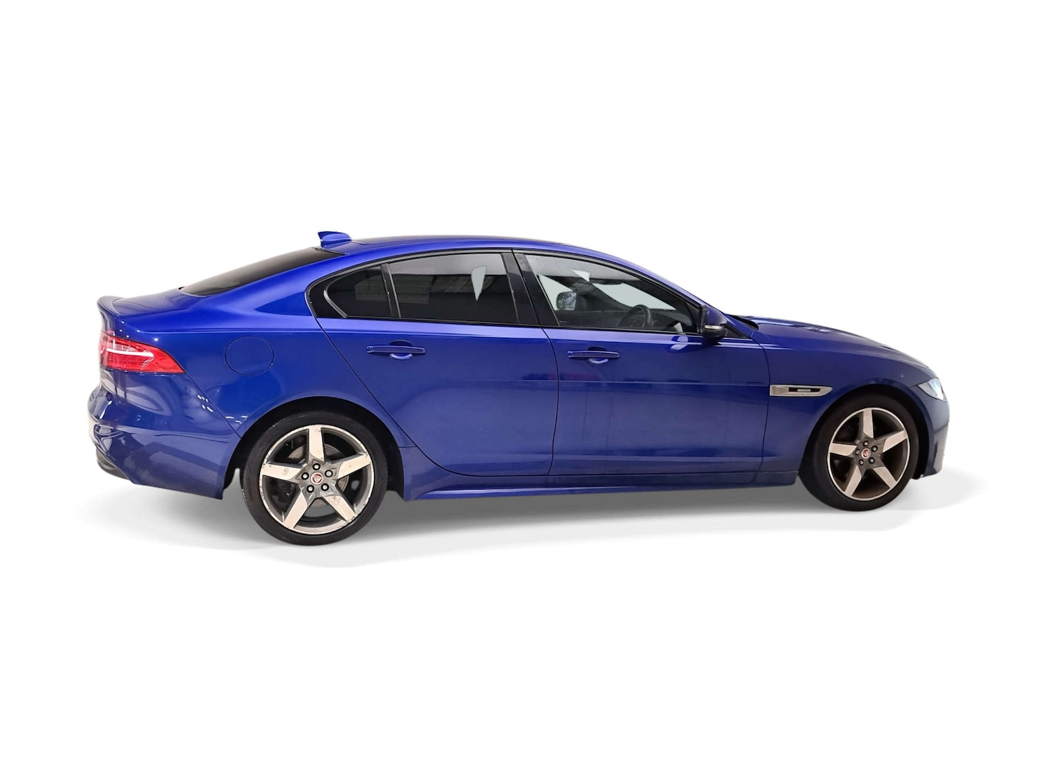 Used Jaguar XE 2017 for sale - 77749147: Photo 2